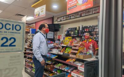 Asalta OXXO para hacer fiesta