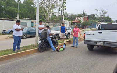 Moto Vs triciclo en la López