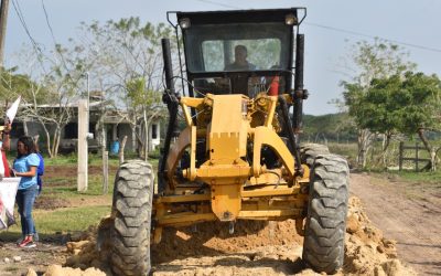 CONSTRUYEN CAMINO SACACOSECHAS TRAMO TANTALAMOS-GUAYABALILLO, TAMIAHUA