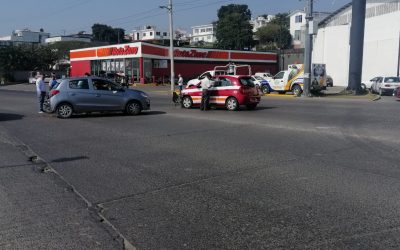 Noticia del choque frente a AUTOZONE