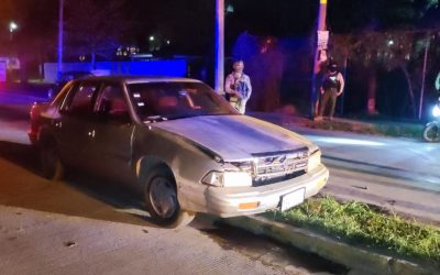 Choca contra Camellón