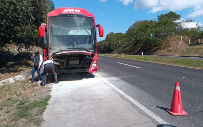 Noticia del ADO que se estaba incendiando en la México-Tuxpan