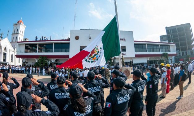 Autoridades de los 3 niveles de Gobierno conmemoran el Día de la Bandera Nacional