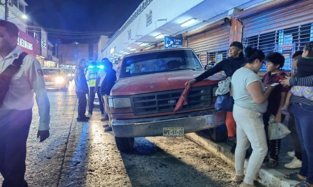 Chocan a Patrulla de Tránsito