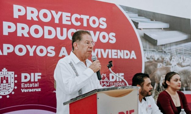 Gobierno municipal y DIF Tuxpan entregaron proyectos productivos y apoyos a la vivienda