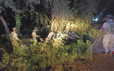 Fuerzas del orden buscan a delincuentes tras accidente en el camino a Cruz Naranjos
