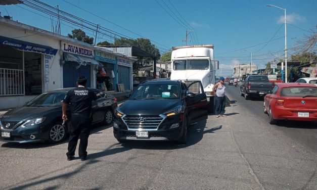 Choque en Tuxpan por conducir distraído y no guardar distancia de seguridad