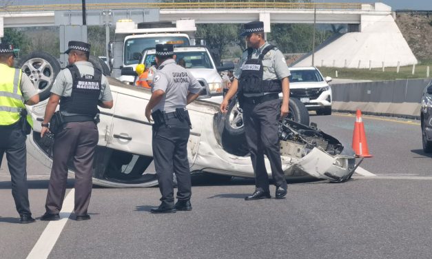 Autoridades llaman a respetar límites de velocidad tras accidente en Tuxpan.