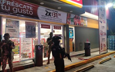 Tragedia en el estacionamiento de un OXXO: joven aprendiz de conductor arrolla a tres personas