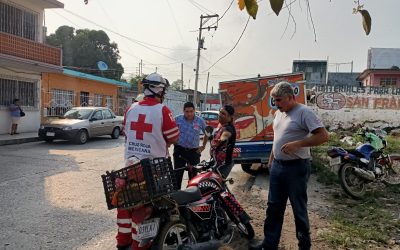 Motociclista no respeta señal de alto y provoca accidente en Tuxpan