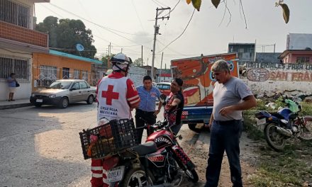 Motociclista no respeta señal de alto y provoca accidente en Tuxpan