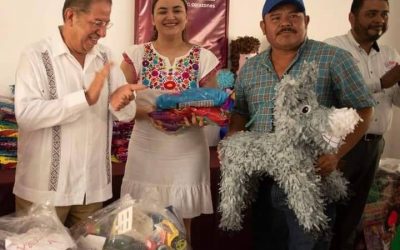 DIF y gobierno de Tuxpan entregan juguetes, piñatas y dulces para festejos del día del niño en 35 colonias y comunidades