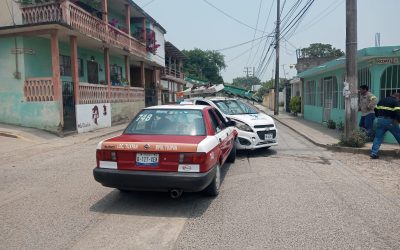 Conductor imprudente causa colisión en la calle 16 de septiembre