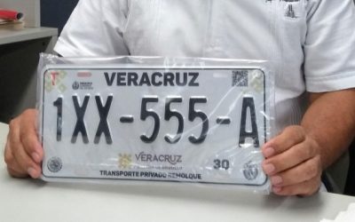 Ciudadanos afectados por presunto defraudador en trámites de vehículos en Veracruz