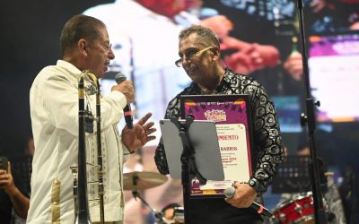 Alberto Barros puso a bailar a miles de personas durante su presentación en el Carnaval Tuxpan 2023