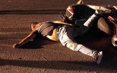 Motociclista entre la vida y la muerte