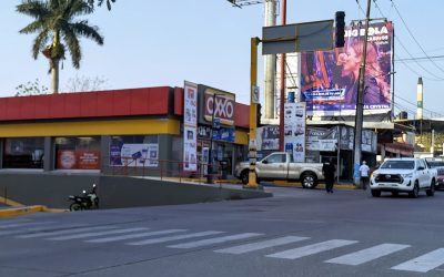 Para variar, asaltan el OXXO de Jardines