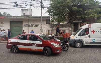 Imprudencia al volante provoca accidente vehicular