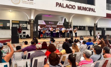 Celebran a mamás tuxpeñas en Domingo Cultural