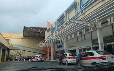 Autoridades fallan en brindar seguridad en el estacionamiento de Plaza Crystal
