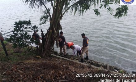 Protección Civil rescata a pescador que naufragó en el río Tuxpan