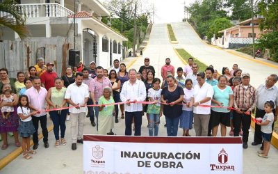 Inauguran la pavimentación con concreto hidráulico de la calle Luis Echeverría, de la col. Hernández Ochoa