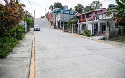 Inauguran la pavimentación con concreto hidráulico de la calle Ayuntamiento de la colonia Murillo Vidal
