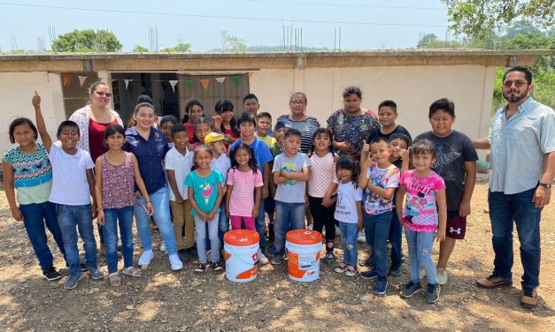 Tuxpan sigue recibiendo apoyos para mejorar sus escuelas