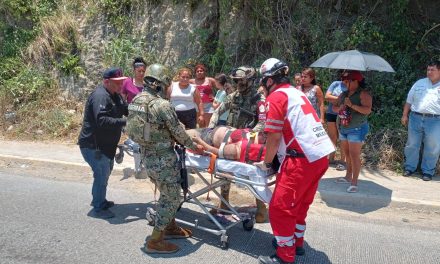 Conductor de Cerro Azul arrolla a peatona en Tuxpan, queda bajo custodia policial