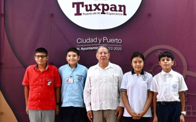 Alcalde José Manuel Pozos felicita a estudiantes que representarán a Veracruz en la Olimpiada Nacional del Conocimiento y saludarán al presidente Andrés Manuel López Obrador
