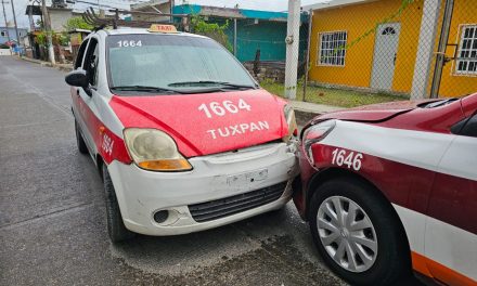 Taxistas de Tuxpan rompen récord: choques diarios no son suficientes, ahora necesitan chocar entre ellos