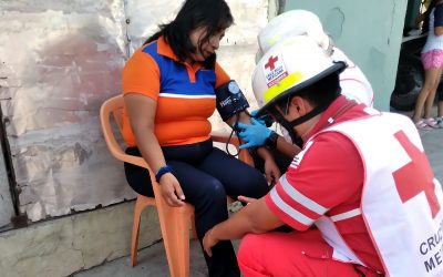 Motociclista de Chedraui resulta herida en aparatoso accidente vial