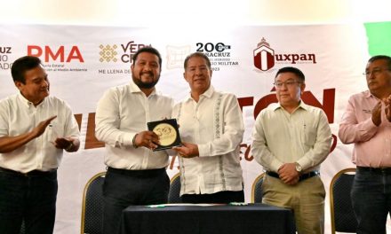 Tuxpan recibe Galardón de Oro por la protección al medio ambiente
