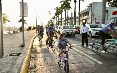 Familias tuxpeñas participaron activamente en la “Primera Rodada Ciclista por la Salud”