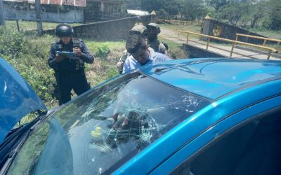 Conductor ileso después de volcadura en la carretera Tuxpan-Tamiahua