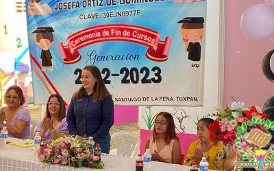 Celebrando los logros de los niños del jardín de niños «Josefa Ortíz de Dominguez»