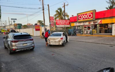 Le dan por DETROIT ROCK CITY al salir del OXXO de la Mata