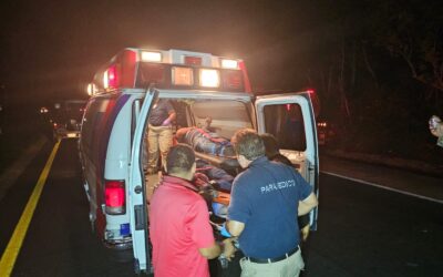 Violento Choque en la Autopista México-Tuxpan Deja a Comerciantes de Flores Hospitalizados