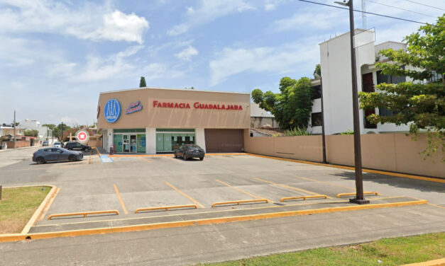 Asalto a mano armada en Farmacia Guadalajara en la Ruíz