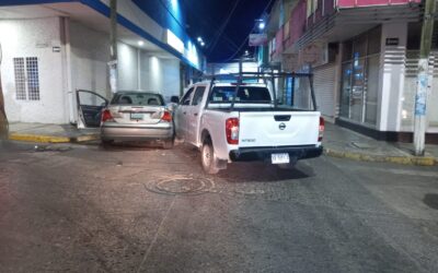 Encontronazo en un céntrico crucero de Tuxpan deja una mujer lastimada