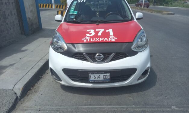 Taxista distraído provoca accidente dejando a una mujer hospitalizada
