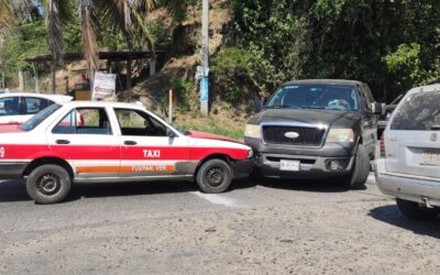 ¡A ver quién se quita! Intenta ganar el paso y CHOCA