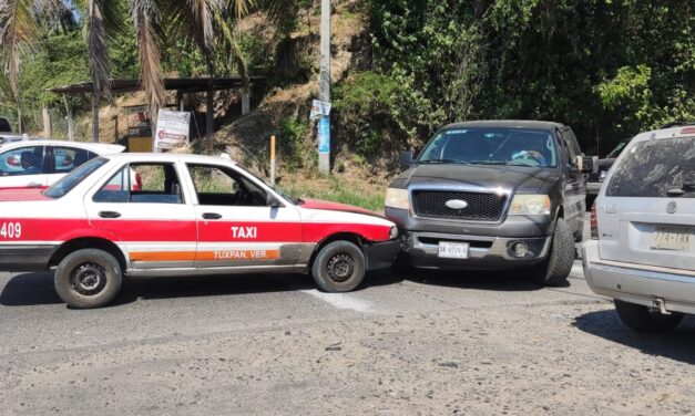 ¡A ver quién se quita! Intenta ganar el paso y CHOCA