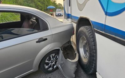 Sut arranca la fascia de un automovil