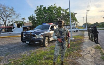 Patrulla de Polimarinos Impacta a Taxi en Tuxpan, Taxista se Niega a Reclamar Daños