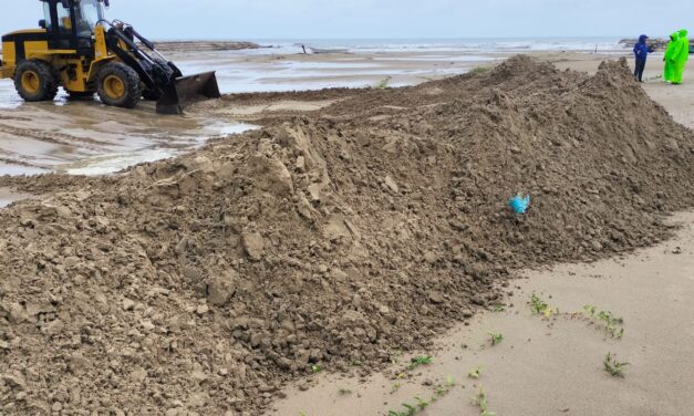 Con unión y suma de esfuerzos se logró hacer un canal que evitó que Barra Galindo se inundara