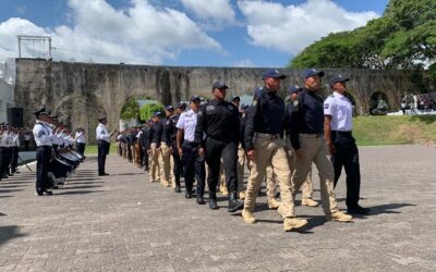Se gradúan más policías municipales de Tuxpan