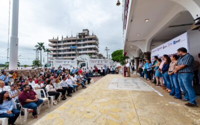 Gobierno de Tuxpan pone en servicio 2 nuevos camiones compactadores de basura