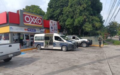 Asaltante a mano armada ataca OXXO y escapa impunemente -otra vez-