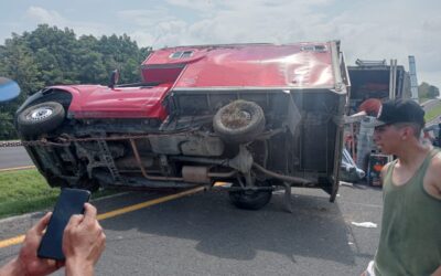 Vuelca en la autopista Tuxpan – CDMX